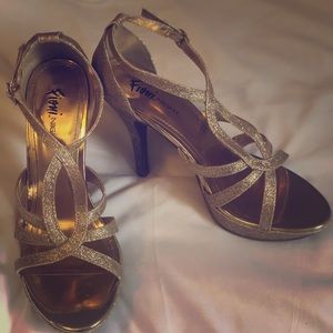 Fioni Night Gold Heels